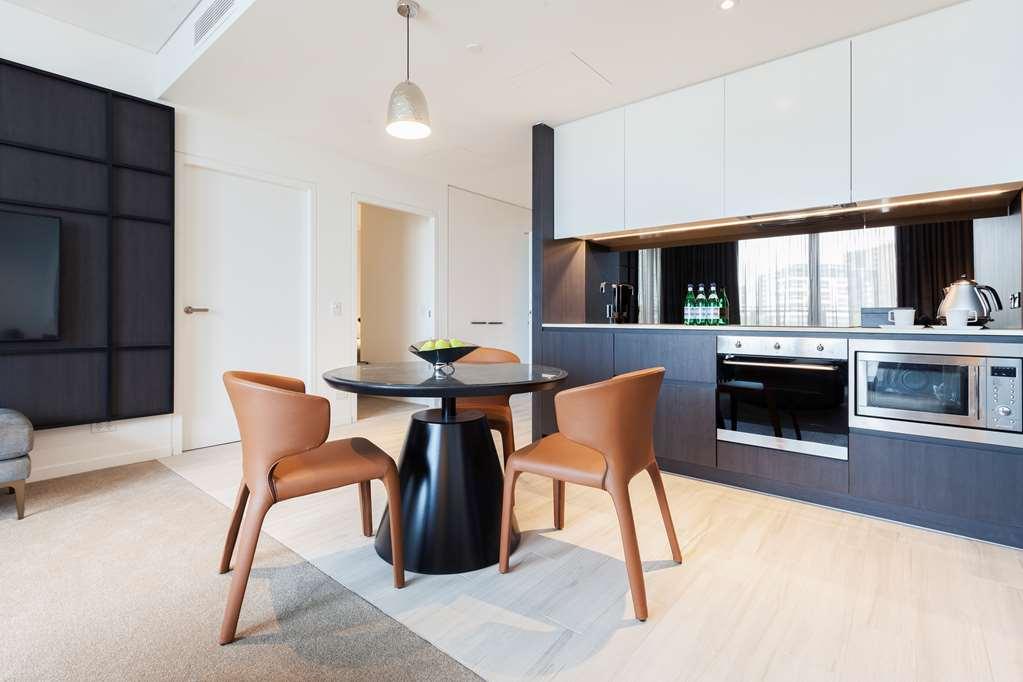天空之城套房绿色广场酒店 悉尼 便利设施 照片 The kitchen of a two-bedroom apartment