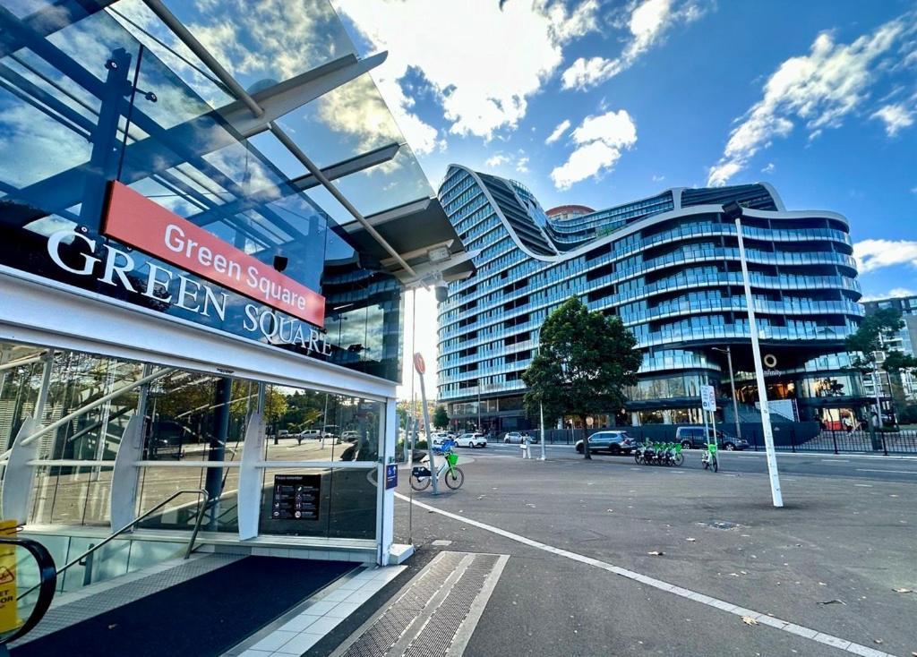 天空之城套房绿色广场酒店 悉尼 外观 照片 Green Square Station
