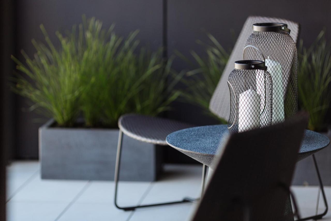 天空之城套房绿色广场酒店 悉尼 外观 照片 The "Butterfly" chair