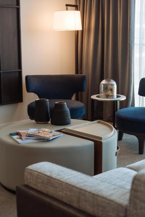 天空之城套房绿色广场酒店 悉尼 外观 照片 A coffee table