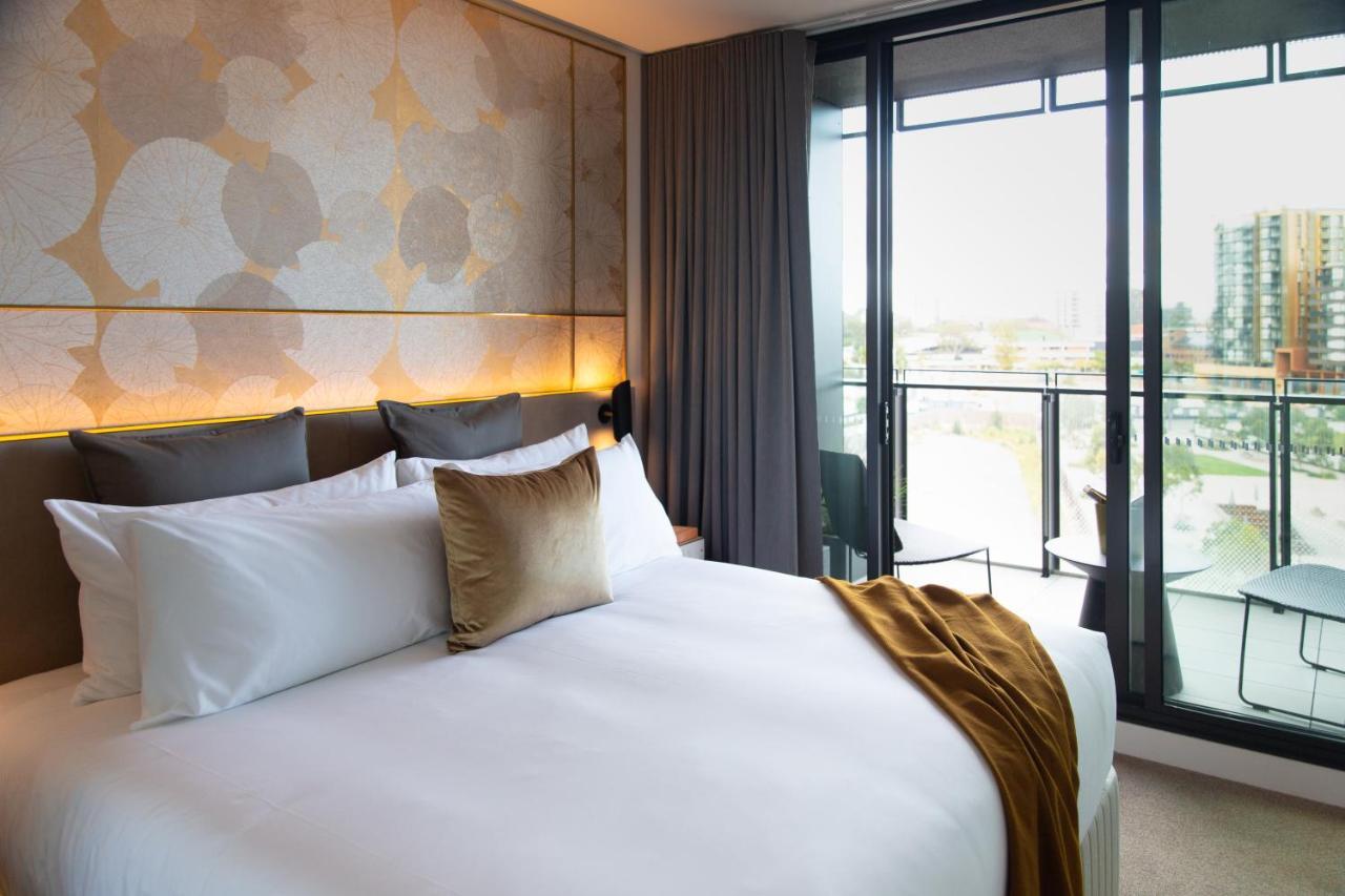 天空之城套房绿色广场酒店 悉尼 外观 照片 A bedroom at the hotel