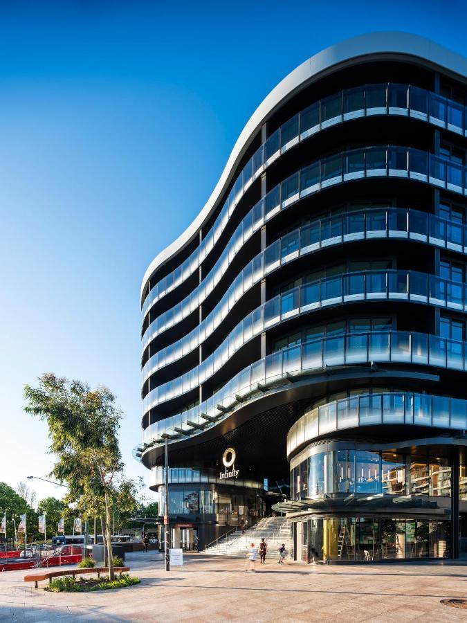 天空之城套房绿色广场酒店 悉尼 外观 照片 The hotel in 2016
